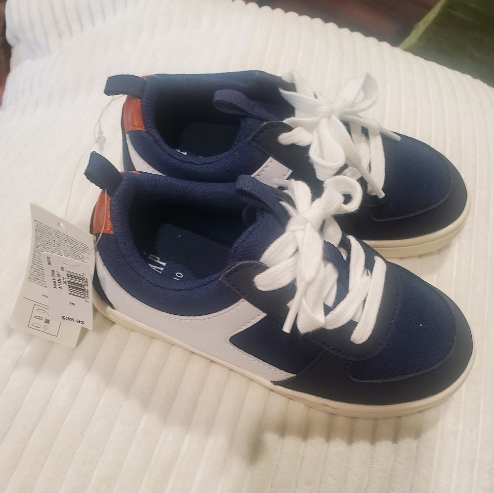 Toddler sneaker size 10